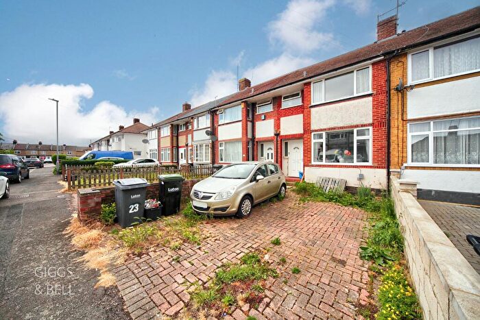 3 Bedroom Terraced House For Sale In Stanford Road, Luton, Bedfordshire, LU2