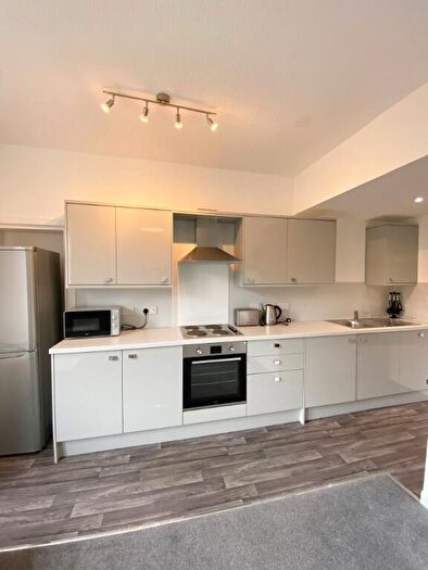 3 Bedroom Flat To Rent In Abbotsford Place, Dundee, DD2
