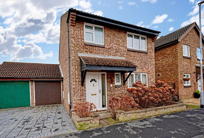 3 Bedroom Detached House For Sale In Wheatsheaf Road, Alconbury Weston, Huntingdon, PE28