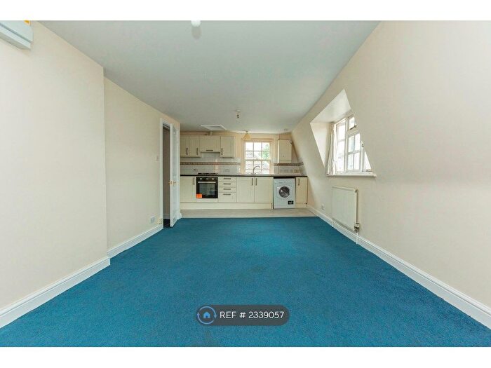 1 Bedroom Flat To Rent In Cheapside, Langport, TA10