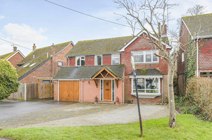 4 Bedroom Detached House For Sale In The Street, Newnham, Sittingbourne, Kent, ME9