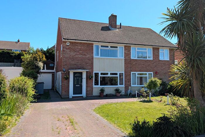 3 Bedroom Semi-Detached House For Sale In Longstaff Gardens, Fareham, PO16