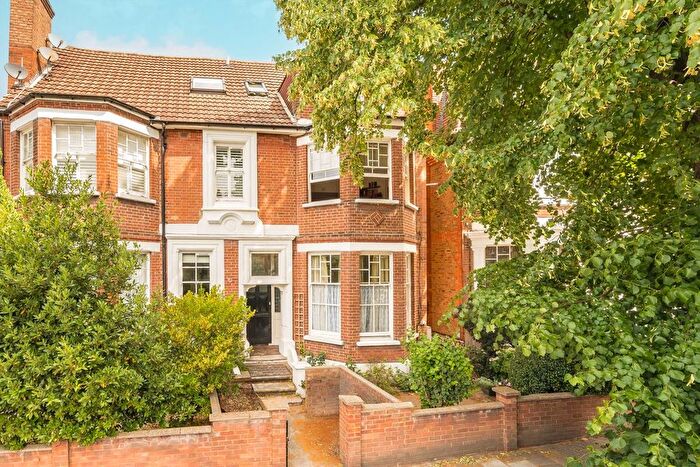 2 Bedroom Flat To Rent In Telford Avenue, Streatham, SW2