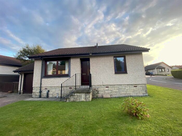 3 Bedroom Detached Bungalow To Rent In Coldstream Avenue, Perth, PH1