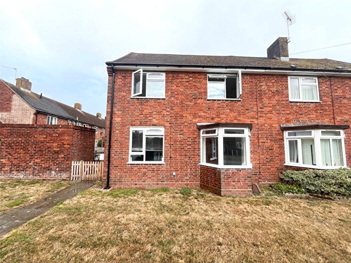 3 Bedroom Semi-Detached House To Rent In Hay Road, Chichester, West Sussex, PO19