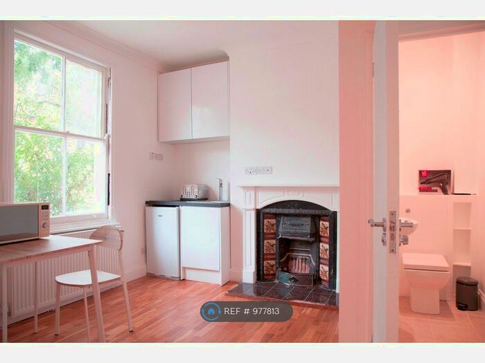 1 Bedroom Flat To Rent In Mercia Grove, London, SE13