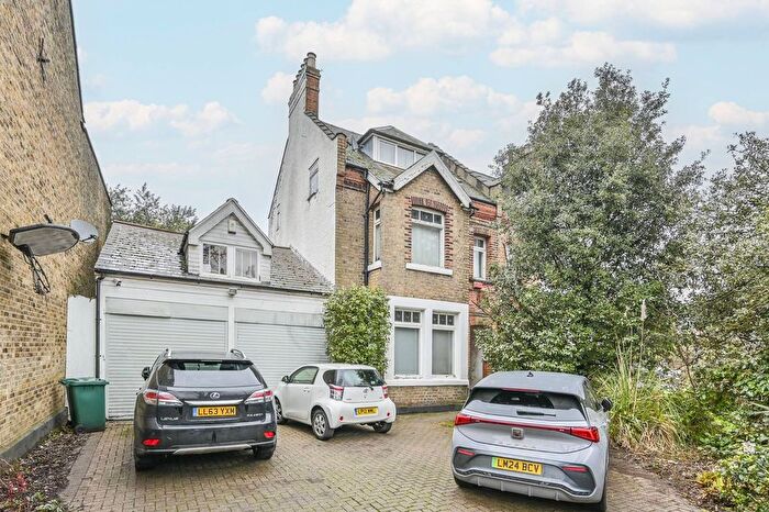 4 Bedroom Semi-detached House For Sale In Fortis Green, Fortis Green, London, N2