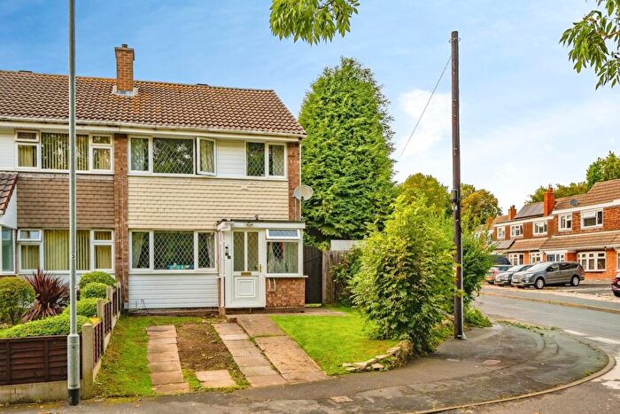3 Bedroom Semi-Detached House For Sale In Collett, Tamworth, Staffordshire, B77