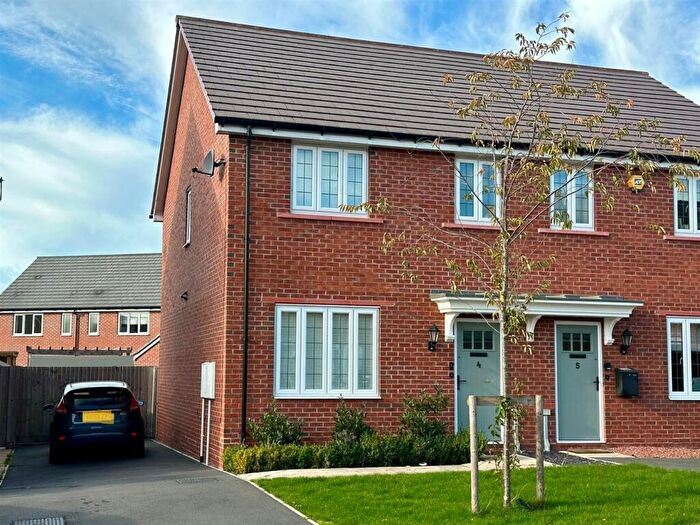 3 Bedroom House For Sale In Grayling Drive, Holmer, HR4