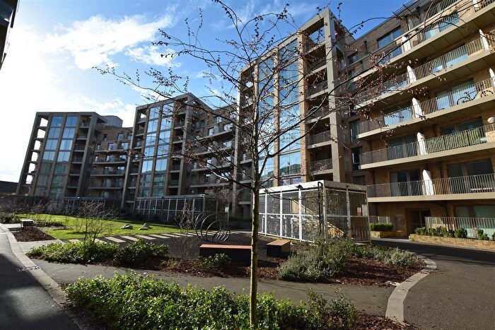 3 Bedroom Flat To Rent In Garnet Place, West Drayton, UB7