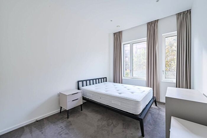 4 Bedroom Flat To Rent In Honour Lea Avenue, Stratford, London, E20