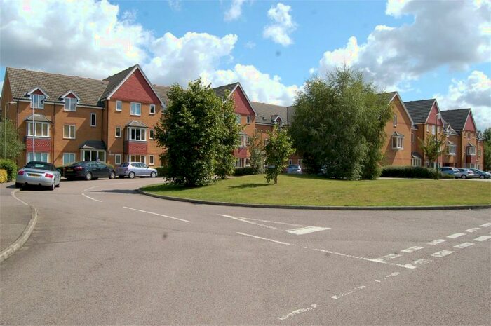 1 Bedroom Ground Flat To Rent In Redoubt Close, Hitchin, SG4