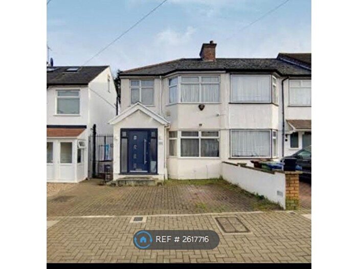 4 Bedroom End Of Terrace House To Rent In Crofts Road, Harrow, HA1