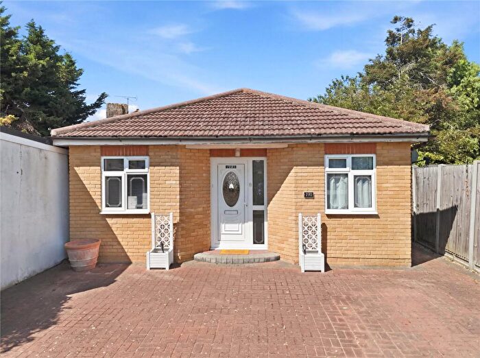 2 Bedroom Bungalow For Sale In Shaftesbury Avenue, Thorpe Bay, Essex, SS1