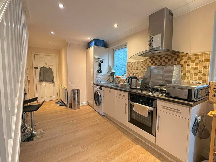 1 Bedroom Flat To Rent In Harrow View Harrow, Middlesex, HA1