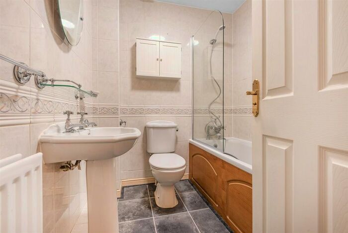 2 Bedroom Terraced House To Rent In Silverweed Close, Knightwood Park, Chandlers Ford, SO53