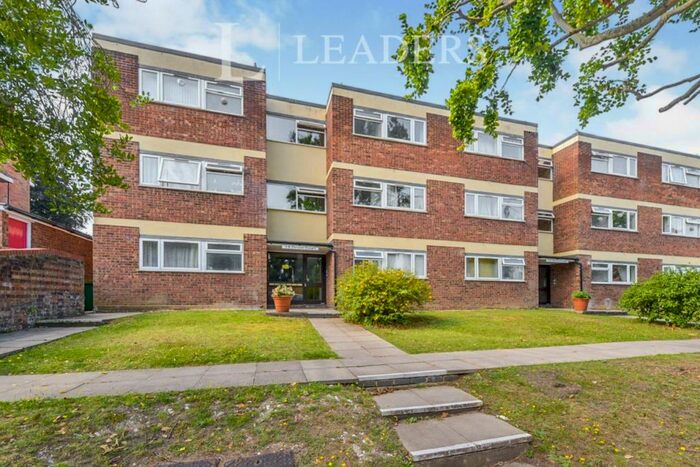 1 Bedroom Apartment To Rent In Devon Court, AL1