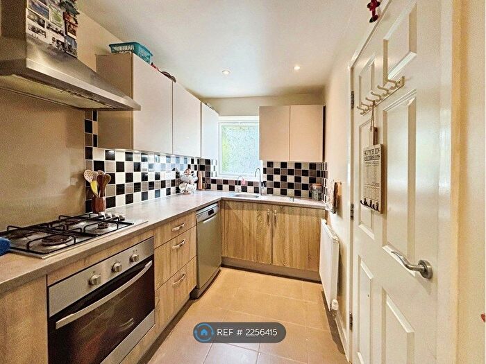 3 Bedroom Terraced House To Rent In Spey Road, Tilehurst, Reading, RG30