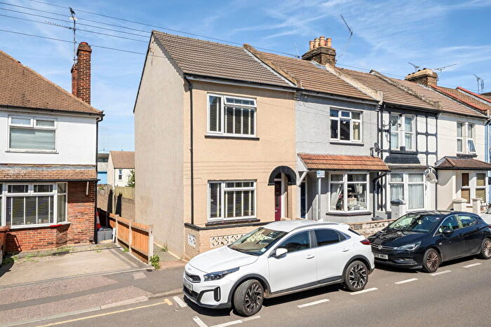 3 Bedroom End Of Terrace House For Sale In Bedroom End Of Terrace In The Heart Of Gillingham, ME7