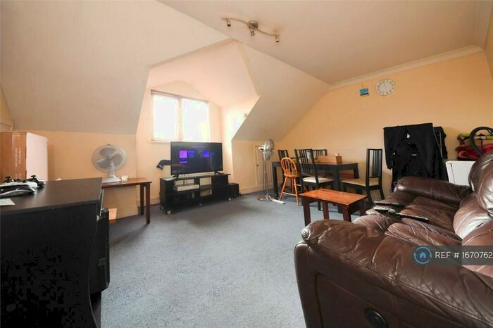 1 Bedroom Flat To Rent In New River Court, Enfield, EN1
