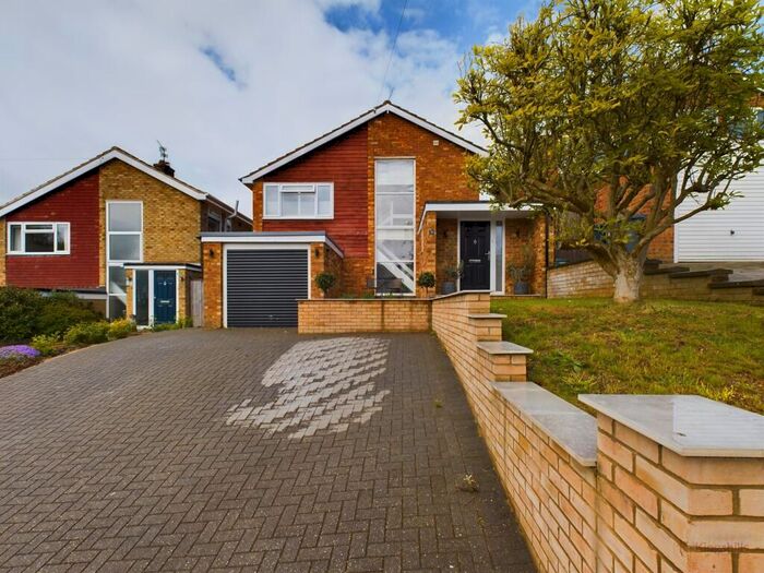 4 Bedroom Detached House To Rent In Maxwell Drive, Hazlemere, High Wycombe, HP15