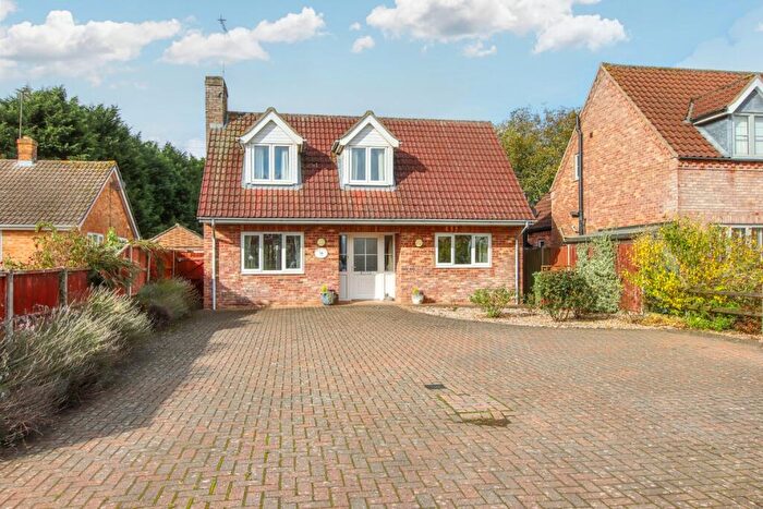 3 Bedroom Chalet For Sale In Clenchwarton, King's Lynn, Norfolk, PE34