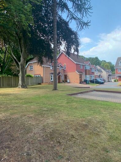 2 Bedroom Flat To Rent In Maes Ebberston, Rhos On Sea, LL28