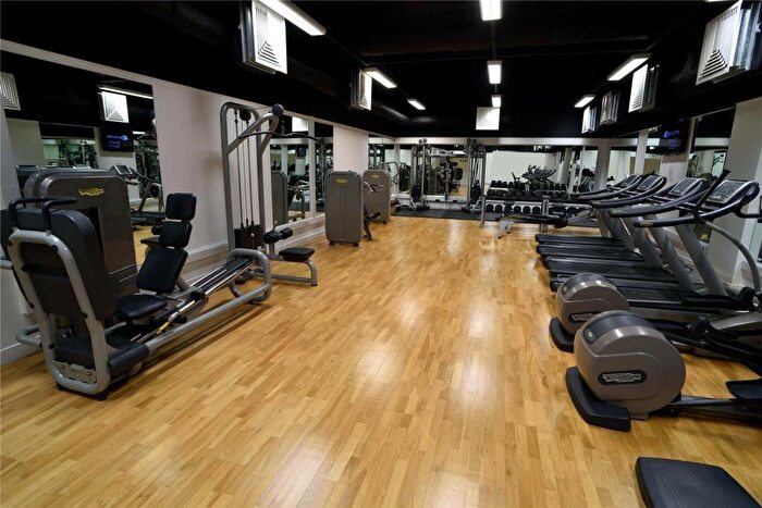 2 Bedroom Apartment To Rent In Marsh Wall, London, E14