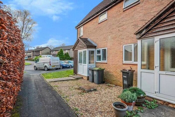 1 Bedroom Semi-Detached House To Rent In Aintree Drive, Waterlooville, Hampshire, PO7