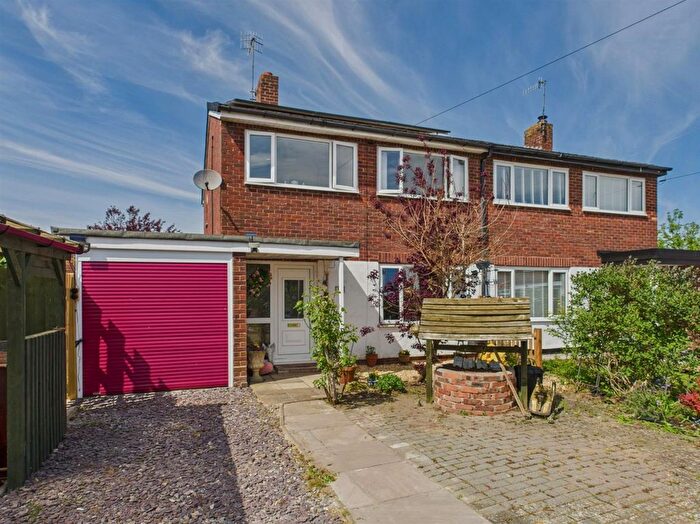 3 Bedroom Semi-Detached House For Sale In Packers Hill, Upton-Upon-Severn, Worcester, WR8