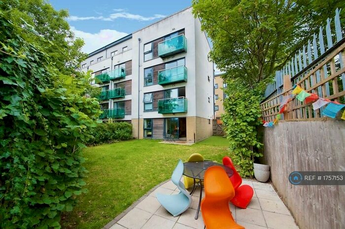 2 Bedroom Flat To Rent In Green Lanes, London, N4