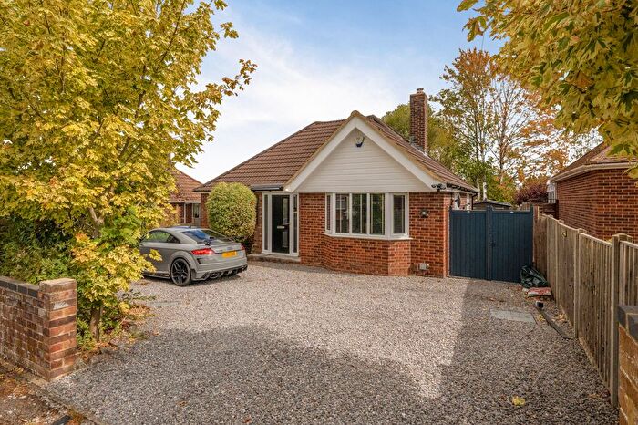 3 Bedroom Bungalow For Sale In Paddock Road, Newbury, Berkshire, RG14