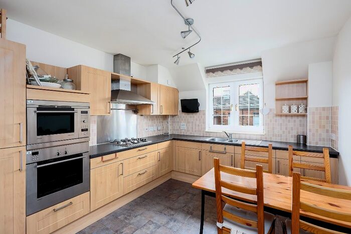 3 Bedroom Flat To Rent In Morham Gait, Greenbank, Edinburgh, EH10