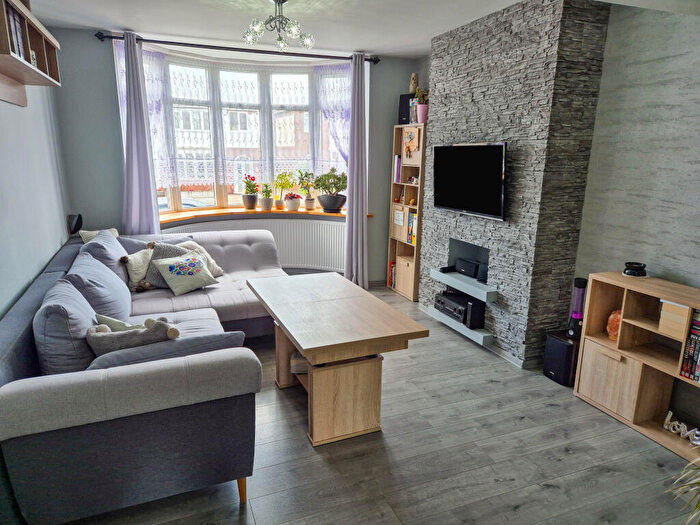 3 Bedroom Terraced House For Sale In Highbury Avenue, Rowley Regis, B65