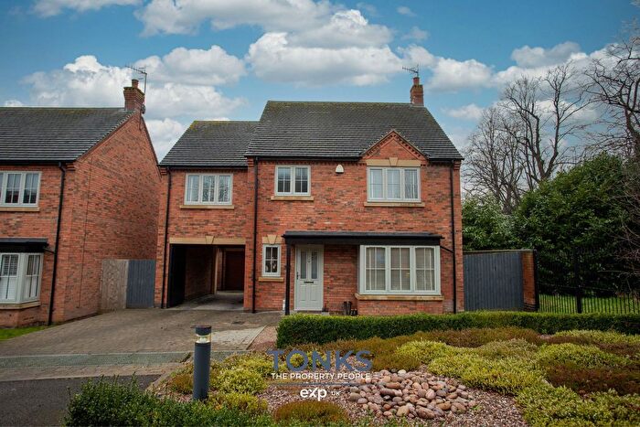 4 Bedroom Detached House For Sale In Meadowfields Close, Stourbridge, DY8
