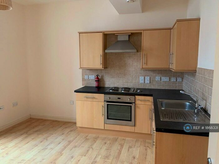 1 Bedroom Flat To Rent In Becket House, Yeovil, BA20