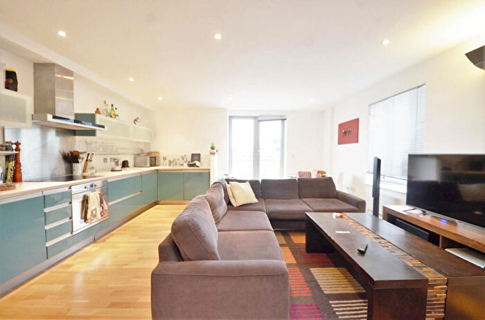 2 Bedroom Penthouse To Rent In Railway Street, Kings Cross, N1