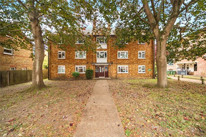 2 Bedroom Flat For Sale In Weston Road, Bromley, BR1