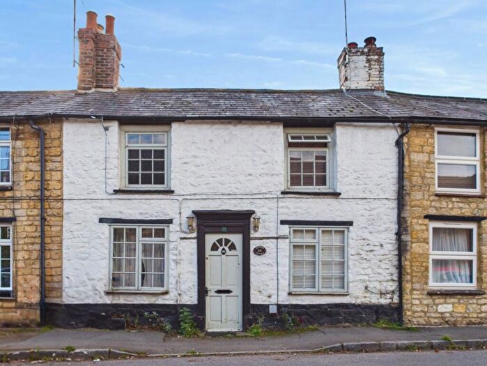 2 Bedroom Cottage To Rent In High Street, Greens Norton, NN12