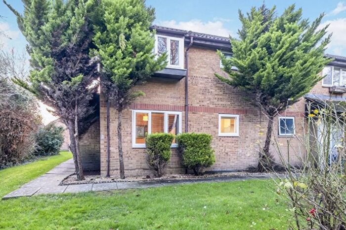 1 Bedroom Town House To Rent In Moor Pond Close, Bicester, OX26