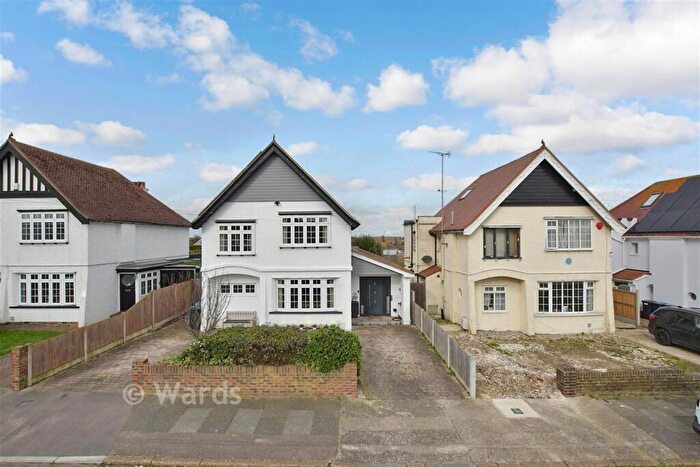 4 Bedroom Detached House For Sale In Percy Avenue, Kingsgate, Broadstairs, Kent, CT10