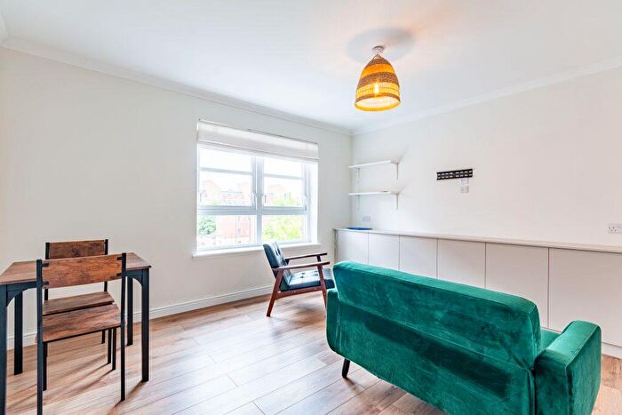 2 Bedroom Flat To Rent In L – Elbe Street, Edinburgh, EH6