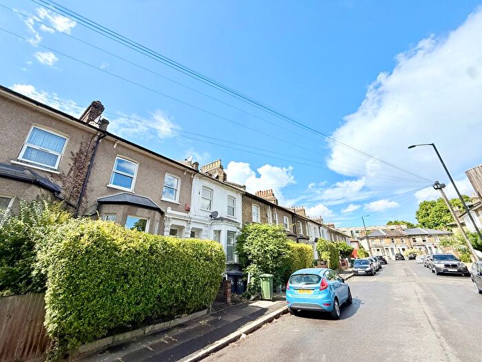 1 Bedroom Flat To Rent In St. Donatts Road, London, SE14
