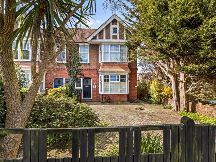 2 Bedroom Flat For Sale In A Downview Road, Worthing, BN11