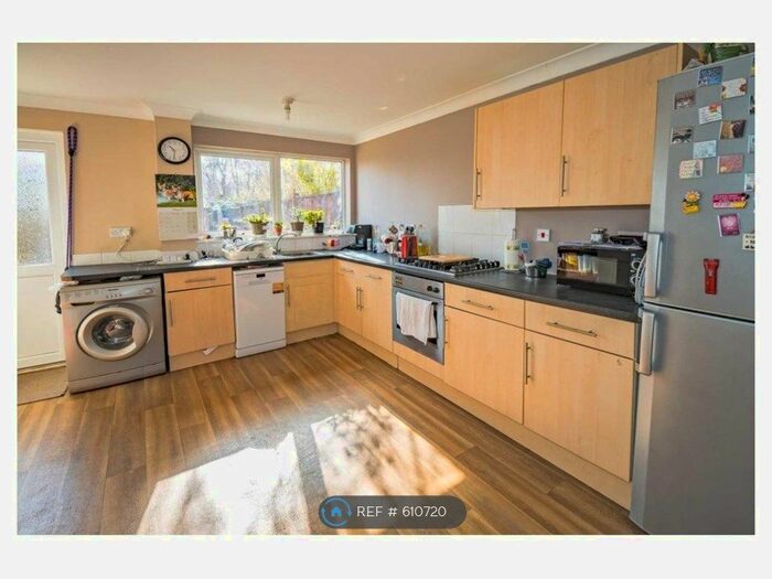 3 Bedroom Detached House To Rent In Franklins Croft, Wolverton, Milton Keynes, MK12