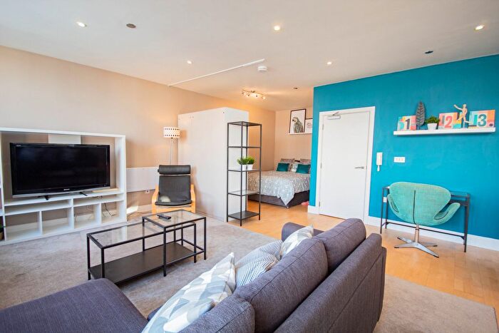 1 Bedroom Studio To Rent In Ferensway, Hull, HU2