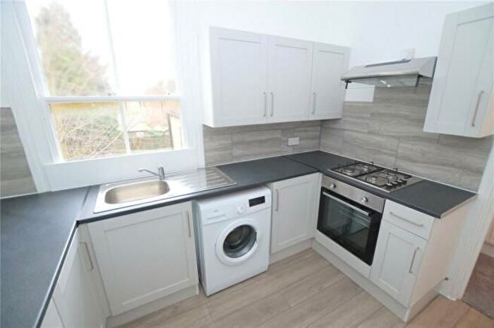 1 Bedroom Flat To Rent In Lewin Road, Streatham, SW16