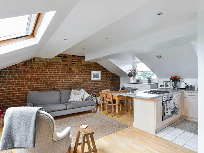 1 Bedroom Flat To Rent In Evering Road, London, N16