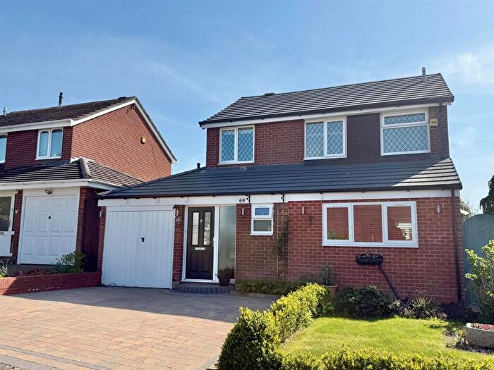 3 Bedroom Detached House For Sale In Willow Drive, Cheswick Green, Solihull, B90