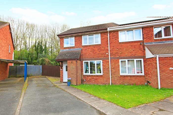 3 Bedroom Semi Detached House For Sale In Beveley Road, Oakengates, Telford, TF2